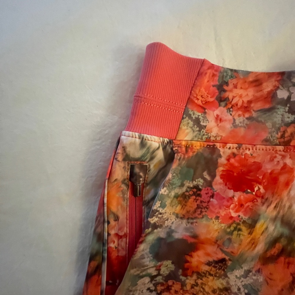 Athleta Floral Shorts - Picture 4 of 6